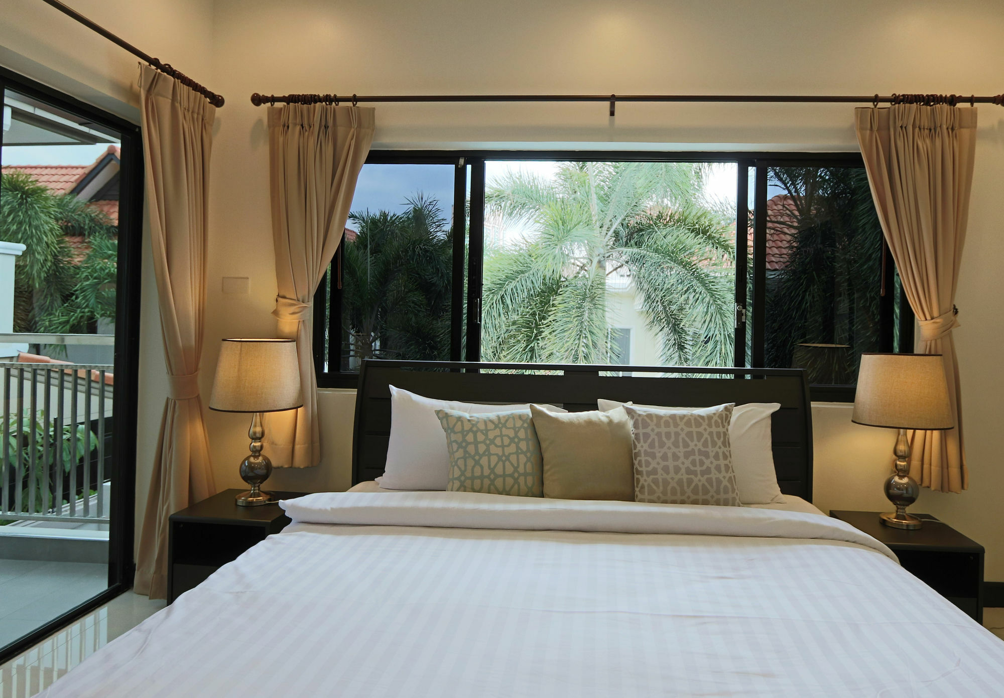 Pattaya Holiday Villas Банг-Ламунг Экстерьер фото